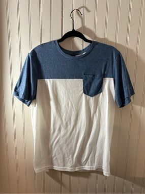SHEIN Two-Tone Blue and White Pocket Short Sleeve Tee
